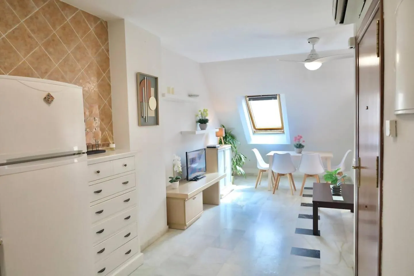 Cyv Fun Beach & Relax 1 Bed 1 Bath Fuengirola 0*,  İspanya